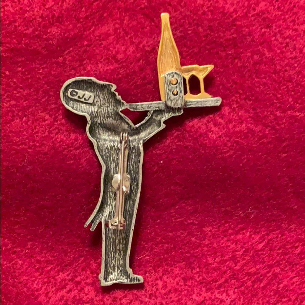 Brooch by JJ JONETTE - Picture 2 of 3